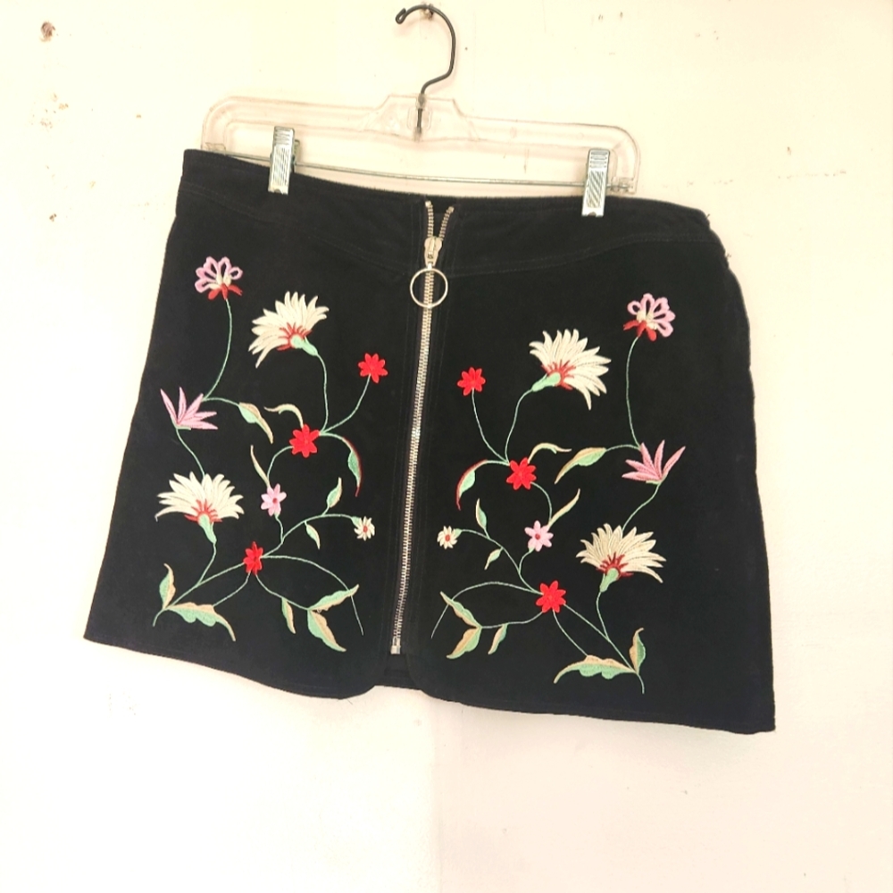 Zara Woman leather embroidered skirt